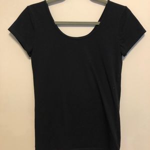 Black GAP stretch tee